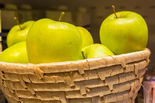 okko-apple.jpg