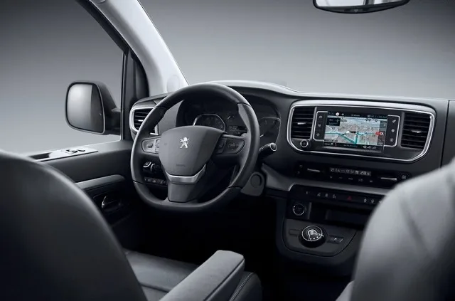 Peugeot-Traveller-2017-800-0c.jpg