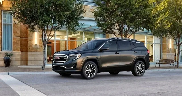 GMC-Terrain-2018-800-02.jpg