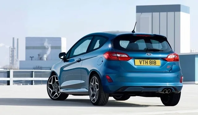 Ford-Fiesta_ST-2018-800-08.jpg