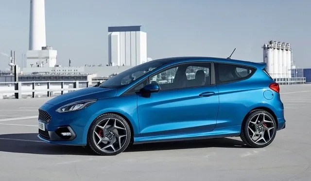 Ford-Fiesta_ST-2018-800-06.jpg
