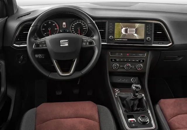 Seat-Ateca-2017-800-4e.jpg