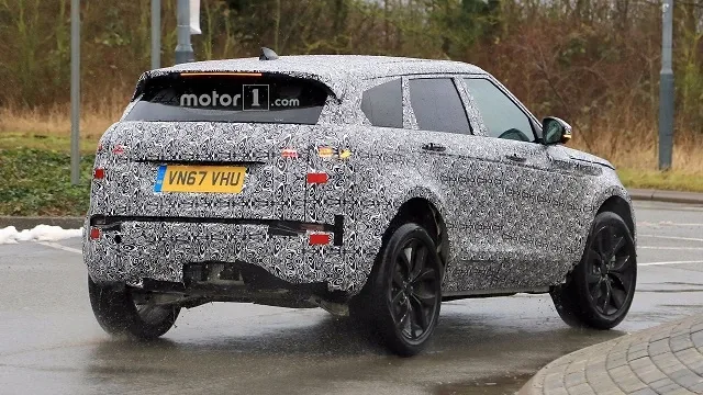 2019-range-rover-evoque-spy-photo-2.jpg