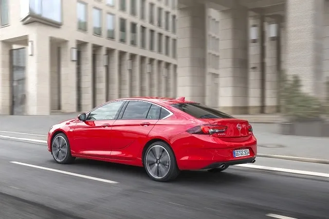 ais-Opel-Insignia-Grand-Sport-305539.jpg