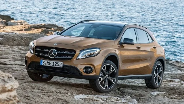 Mercedes-Benz-GLA-2018-800-01.jpg