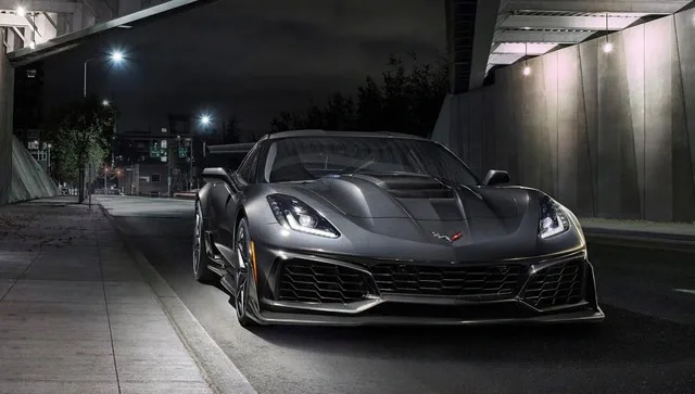 Chevrolet-Corvette_ZR1-2019-1024-04.jpg