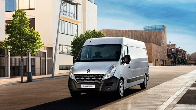 ais-renault-master.jpg