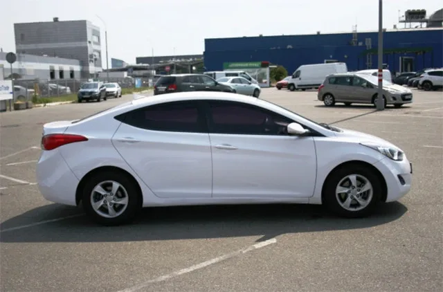 ais-elantra-2.jpg