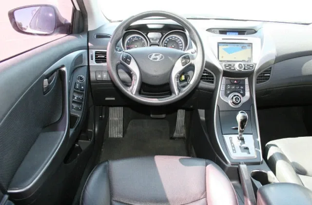 ais-elantra-3.jpg
