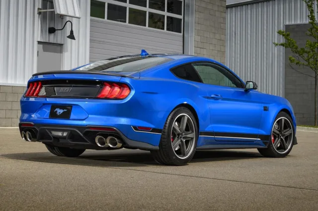 new_mustang_3.jpg