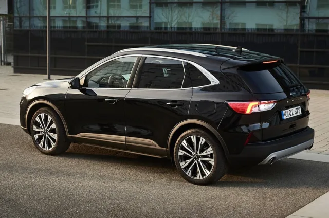 2021_ford_kuga_2.jpg