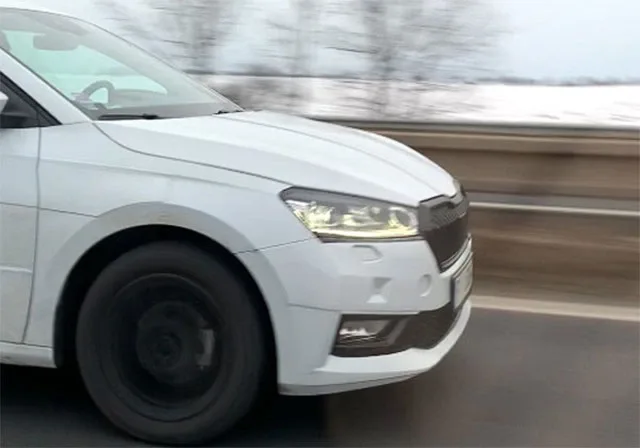 skoda-fabia21-spy3.jpg
