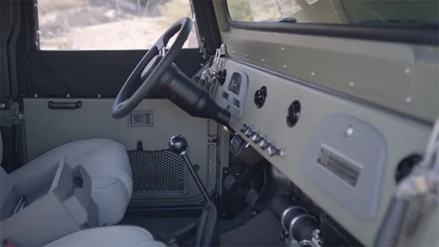 Toyota-Land-Cruiser-J40-3.jpg