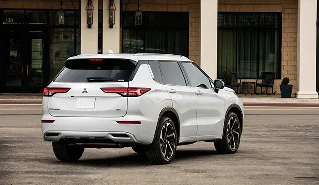 Mitsubishi-Outlander-2021-of2.jpg