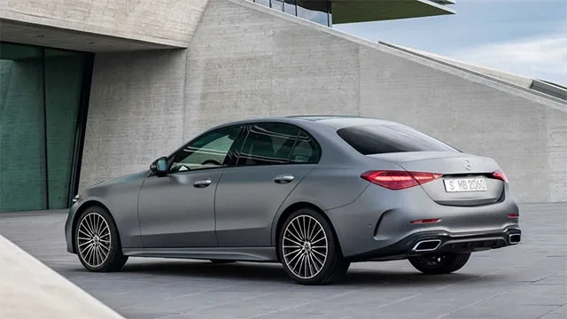 Mercedes-C-Class-2022-of2.jpg