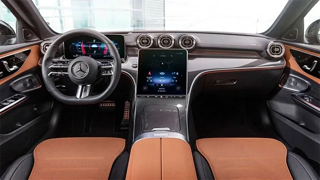 Mercedes-C-Class-2022-of4.jpg