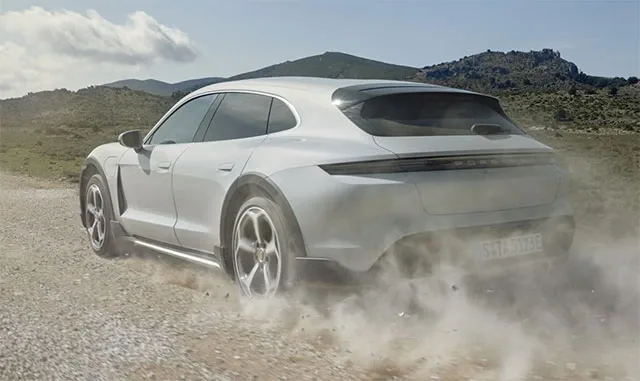 Porsche-Taycan-Cross-Turismo-of3.jpg