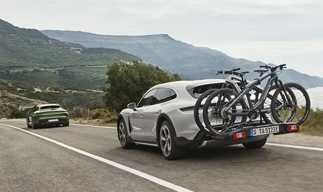 Porsche-Taycan-Cross-Turismo-of5.jpg