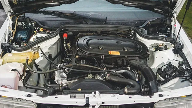 Mercedes-190-4.jpg