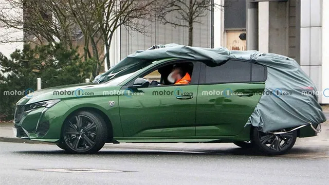 Peugeot-308-2021-spy4.jpg