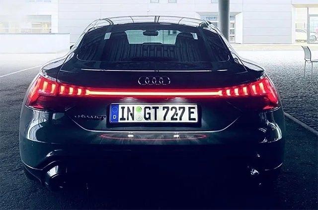 Audi-e-tron-GT-ua2.jpg