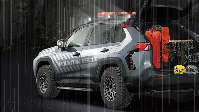 Toyota-RAV4-Mountain-Rescue-2.jpg
