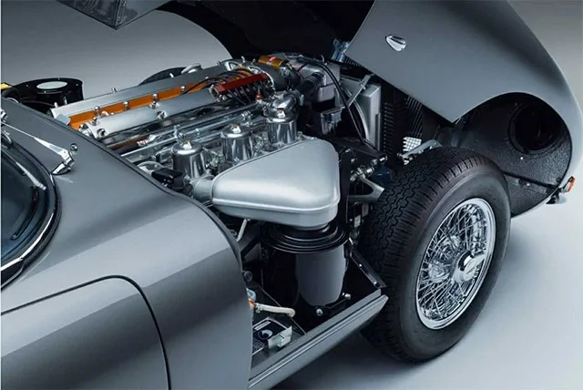 Jaguar-E-Type-4.jpg