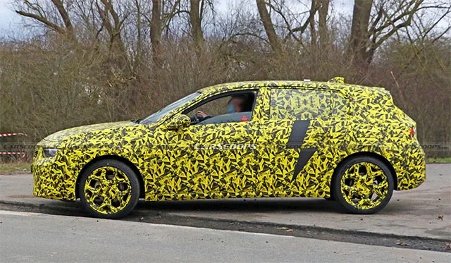 Opel-Astra-2022-spy2.jpg