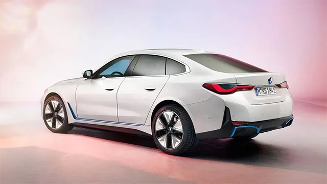 BMW-i4-2.jpg