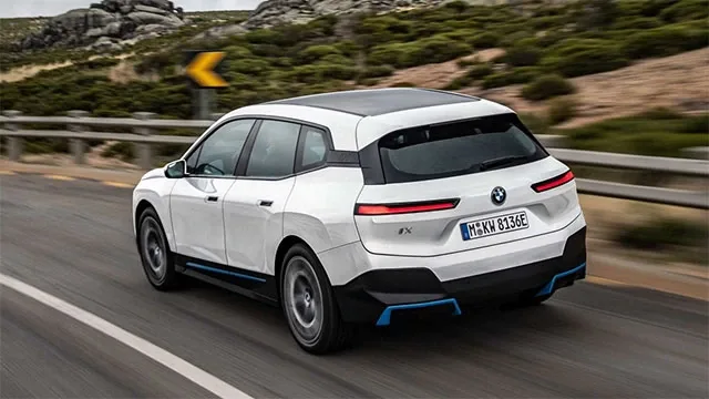 BMW-iX-xDrive50-2.jpg