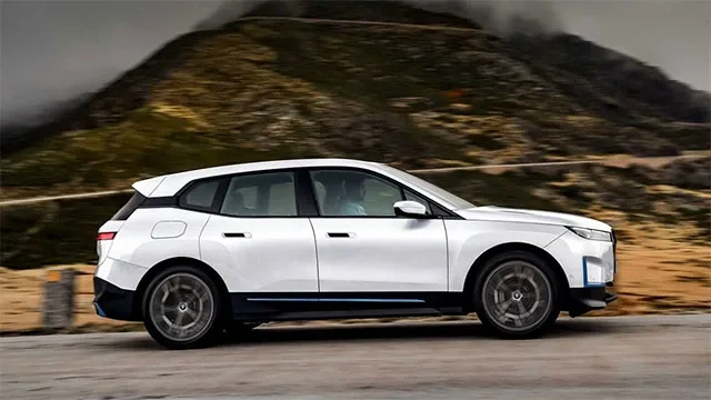 BMW-iX-xDrive50-3.jpg