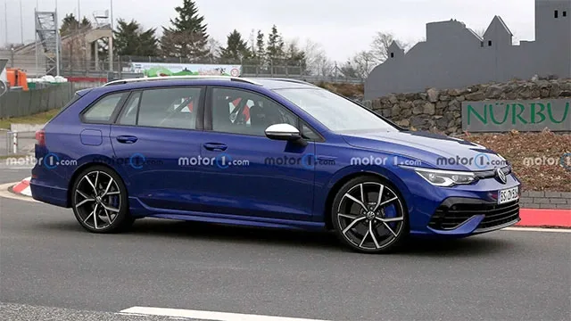 Volkswagen-Golf-R-Variant-spy3.jpg
