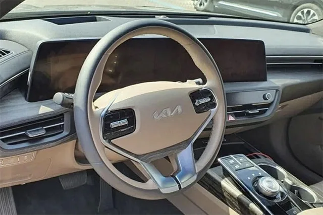 Kia-K8-live3.jpg