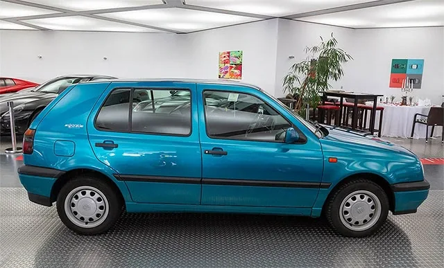 Volkswagen-Golf-III-3.jpg