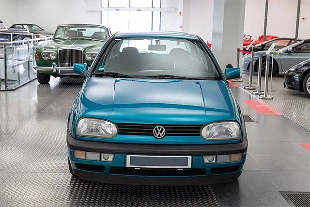 Volkswagen-Golf-III-1.jpg