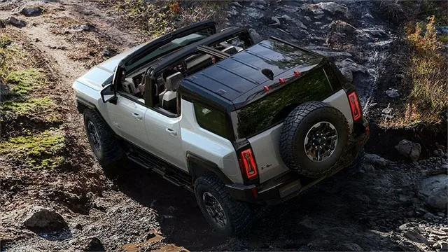 GMC-Hummer-EV-SUV-4.jpg