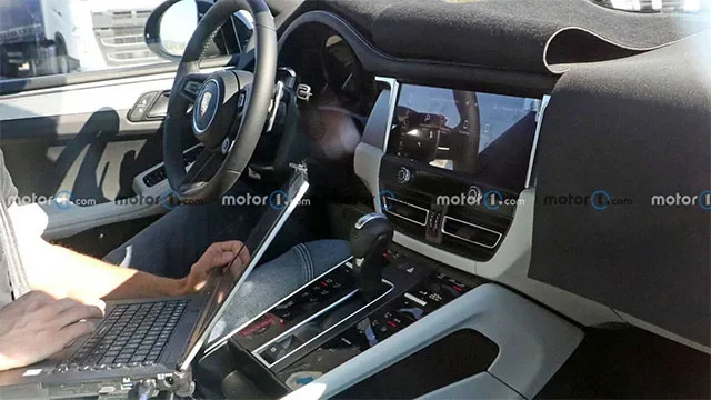 Porsche-Macan-2021-spy3.jpg