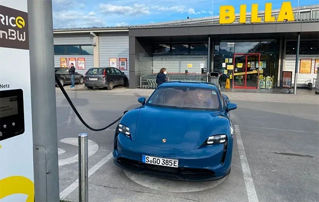 Porsche-Taycan-Spiegel-2.jpg