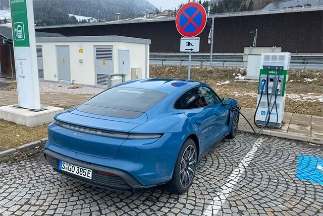 Porsche-Taycan-Spiegel-3.jpg