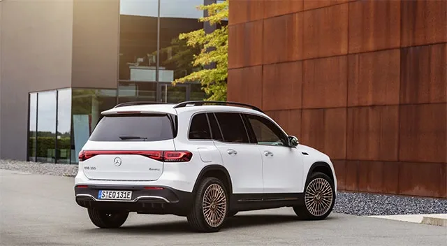 Mercedes-Benz-EQB-2.jpg