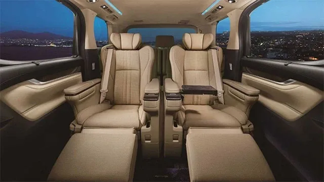 Toyota-Crown-Vellfire-4.jpg