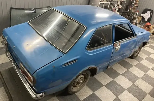 Toyota-Corolla-1977-4.jpg