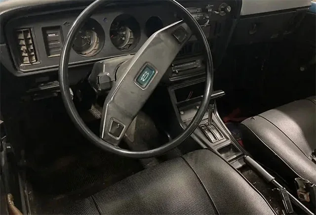 Toyota-Corolla-1977-5.jpg