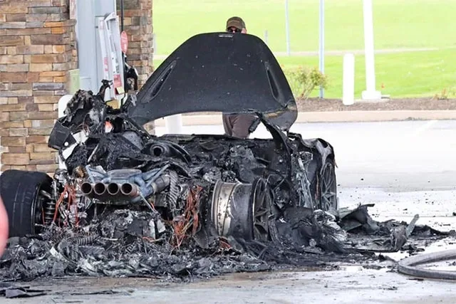 McLaren-765LT-fire3.jpg