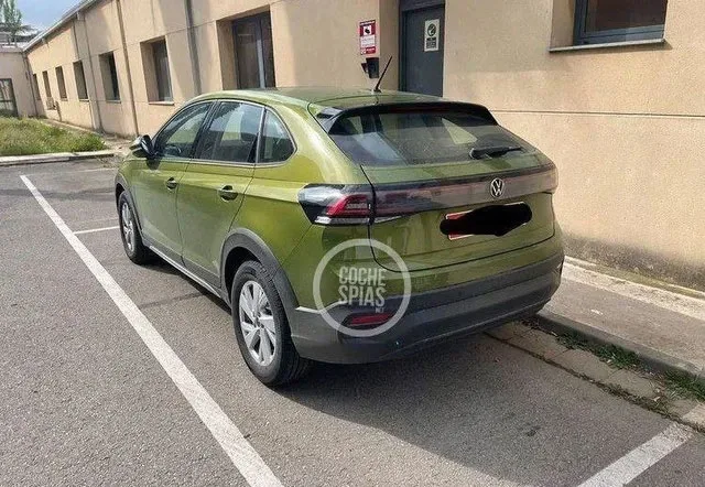Volkswagen-Taigo-spy2.jpg