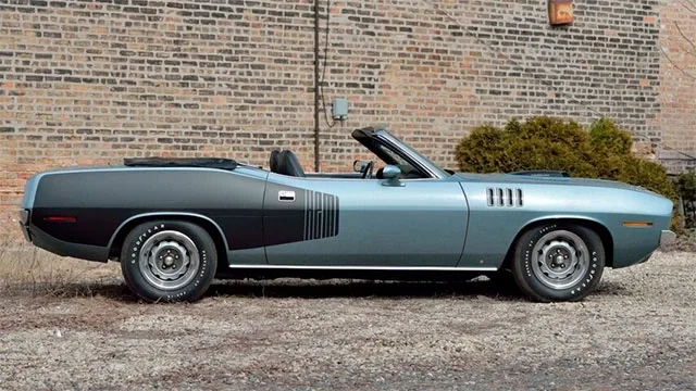 Plymouth-Hemi-Cuda-1971-2.jpg