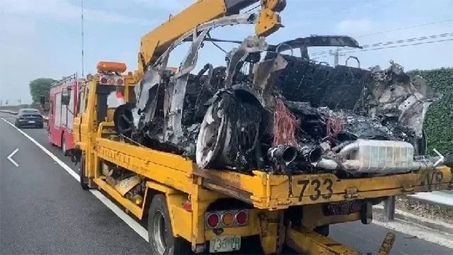 urus-fire3.jpg