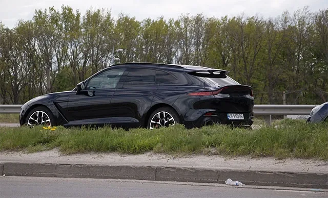 Aston-Martin-DBX-dtp2.jpg
