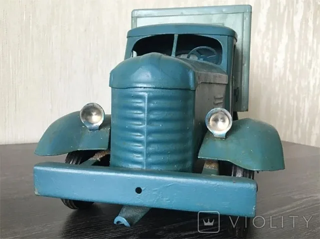 zis150-model-2.jpg