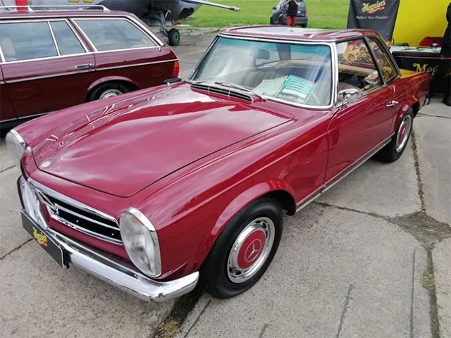 Mercedes-Benz-230-SL-2.jpg